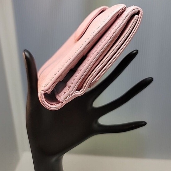 CHANEL Mark Caviar Skin PINK COCO BI-FOLD WALLET - Picture 4 of 16
